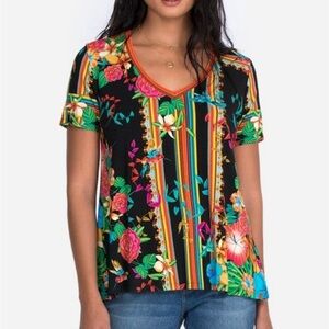 JOHNNY WAS Andra Favorite V-Neck Swing Tee Size M | Boho Hummingbird Floral